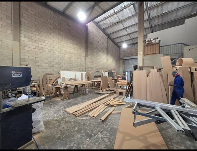 265M² WAREHOUSE TO LET IN STORMILL